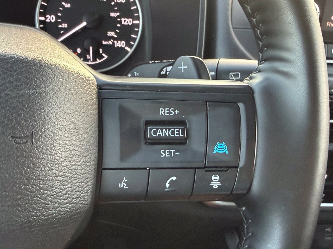 Certified 2025 Nissan Rogue SV FWD image 16