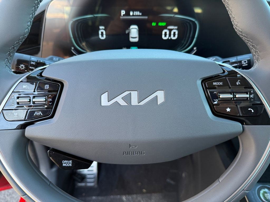 New 2025 Kia Niro EX Touring image 24