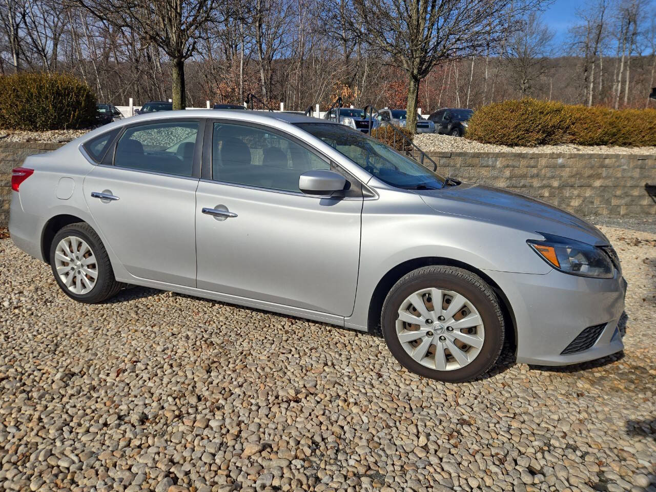 Used 2016 Nissan Sentra S image 2