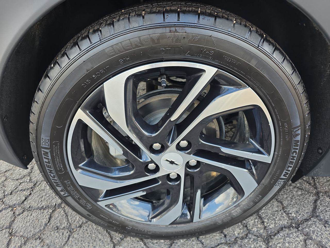 Used 2023 Chevrolet Bolt LT w/ Infotainment Package image 17