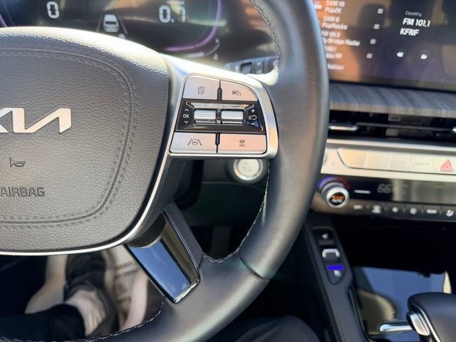 Used 2024 Kia Telluride EX w/ EX Captain's Chair Package image 24