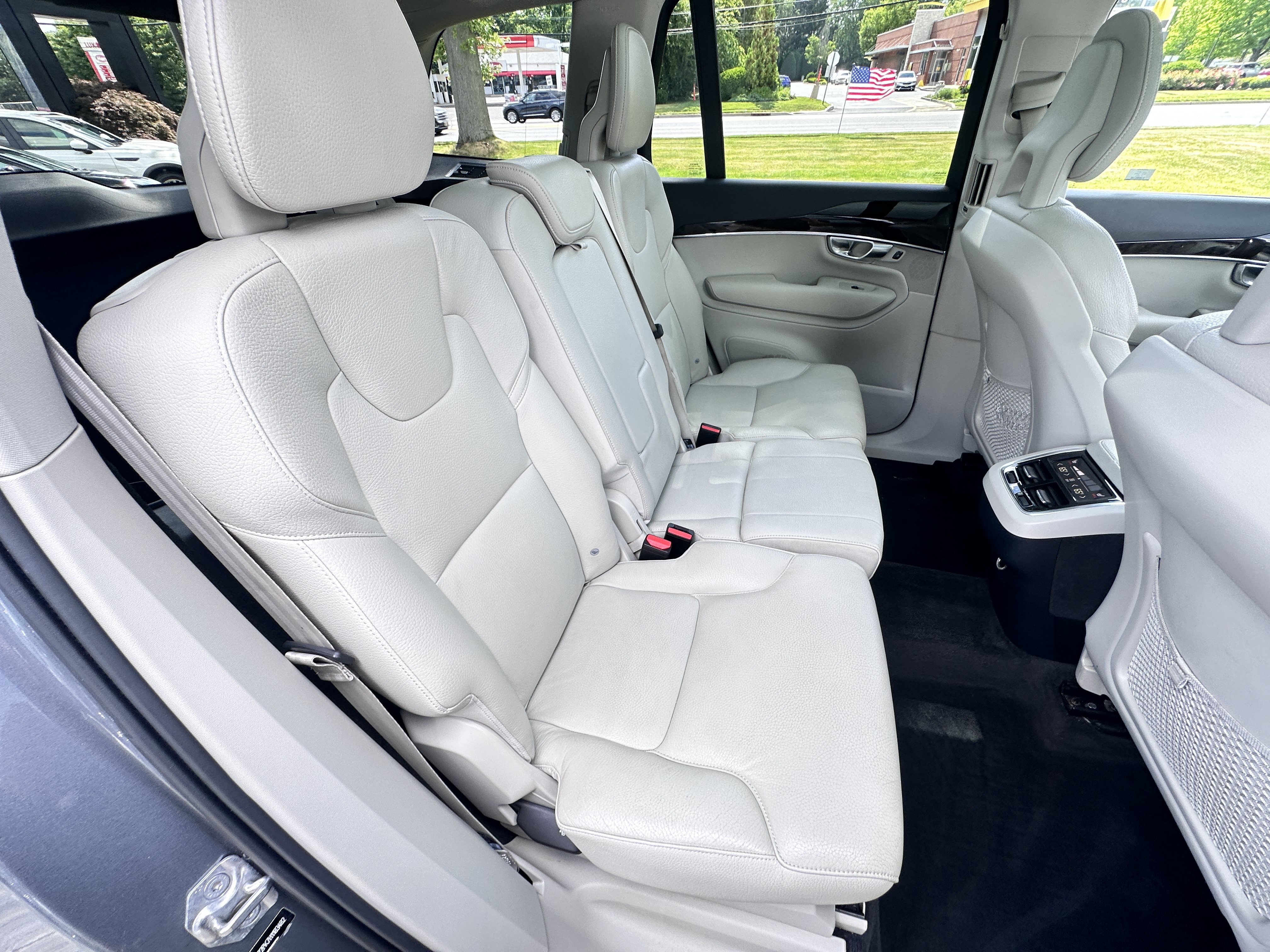 Used 2017 Volvo XC90 T6 Momentum w/ Vision Package AWD/4WD image 39