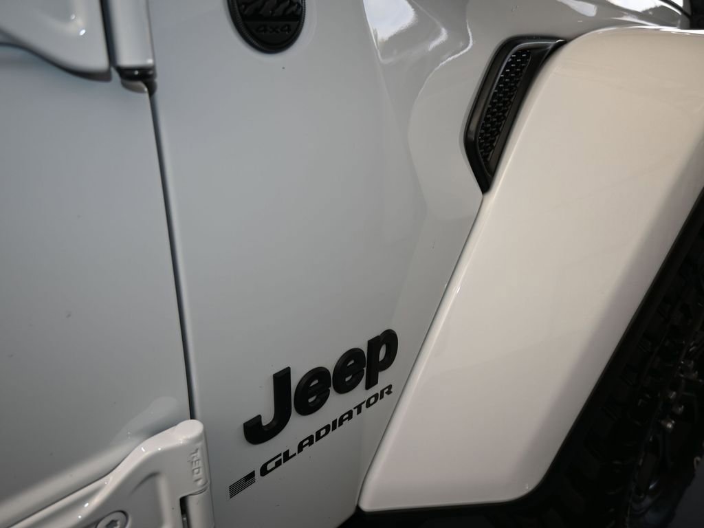 Used 2024 Jeep Gladiator Sport image 45