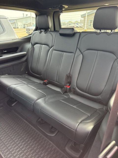 New 2026 Jeep Grand Wagoneer Summit image 17