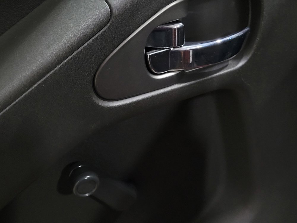 Used 2018 Nissan Frontier S image 27