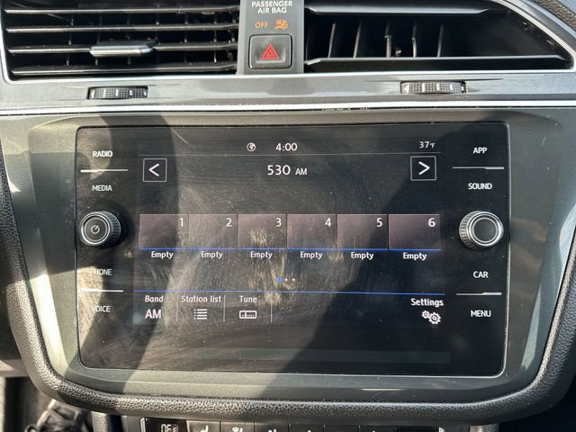 Used 2020 Volkswagen Tiguan SE w/ Panoramic Sunroof Package image 23