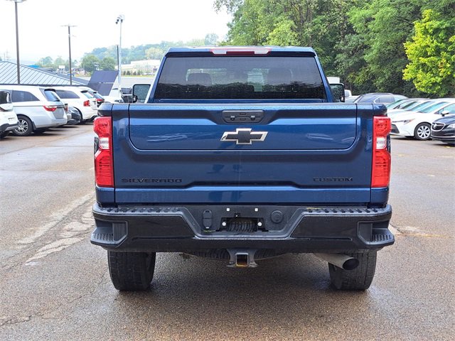 Used 2023 Chevrolet Silverado 2500 Custom w/ Custom Value Package image 4