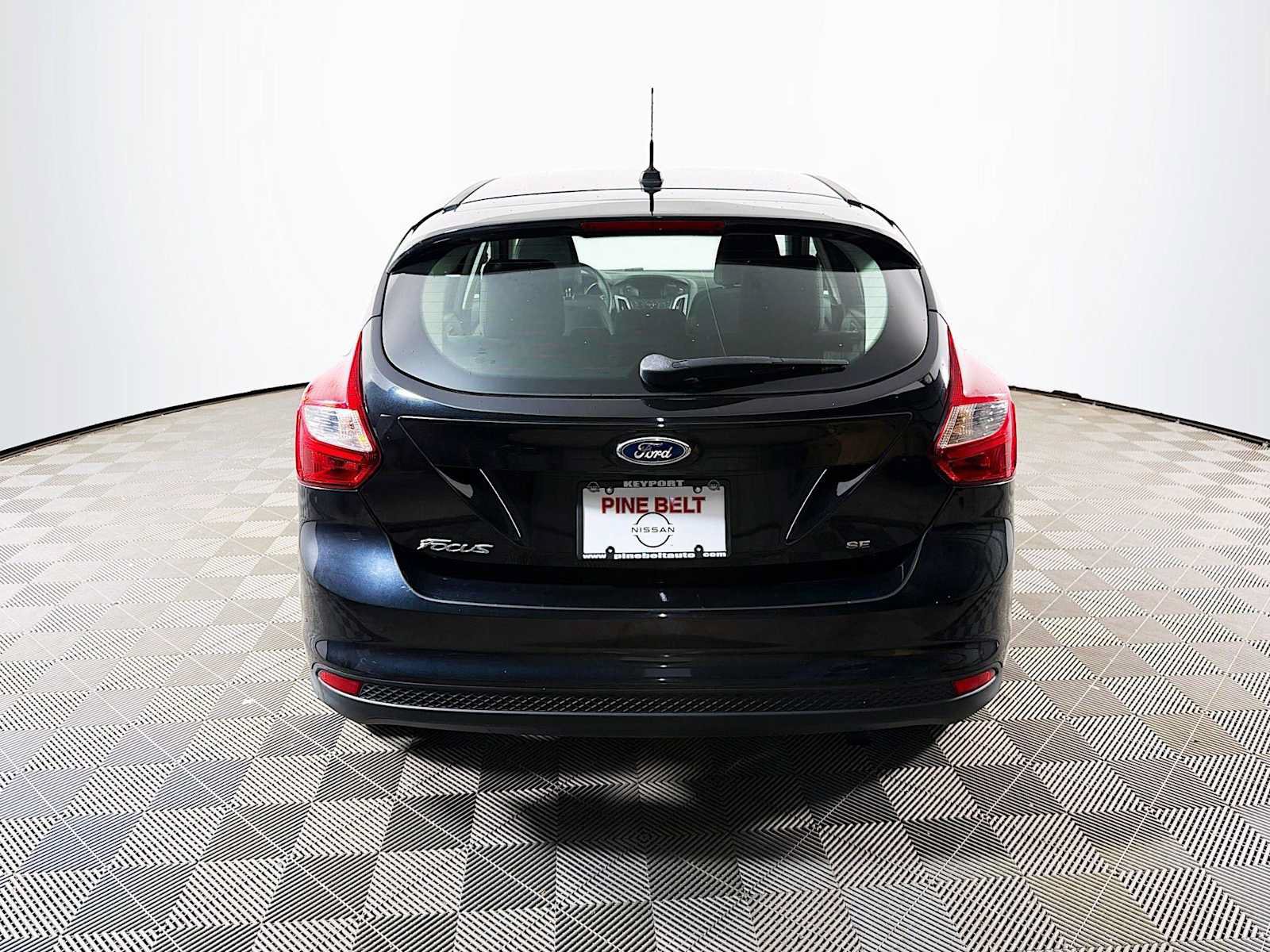 Used 2013 Ford Focus SE w/ SE Winter Pkg FWD image 5