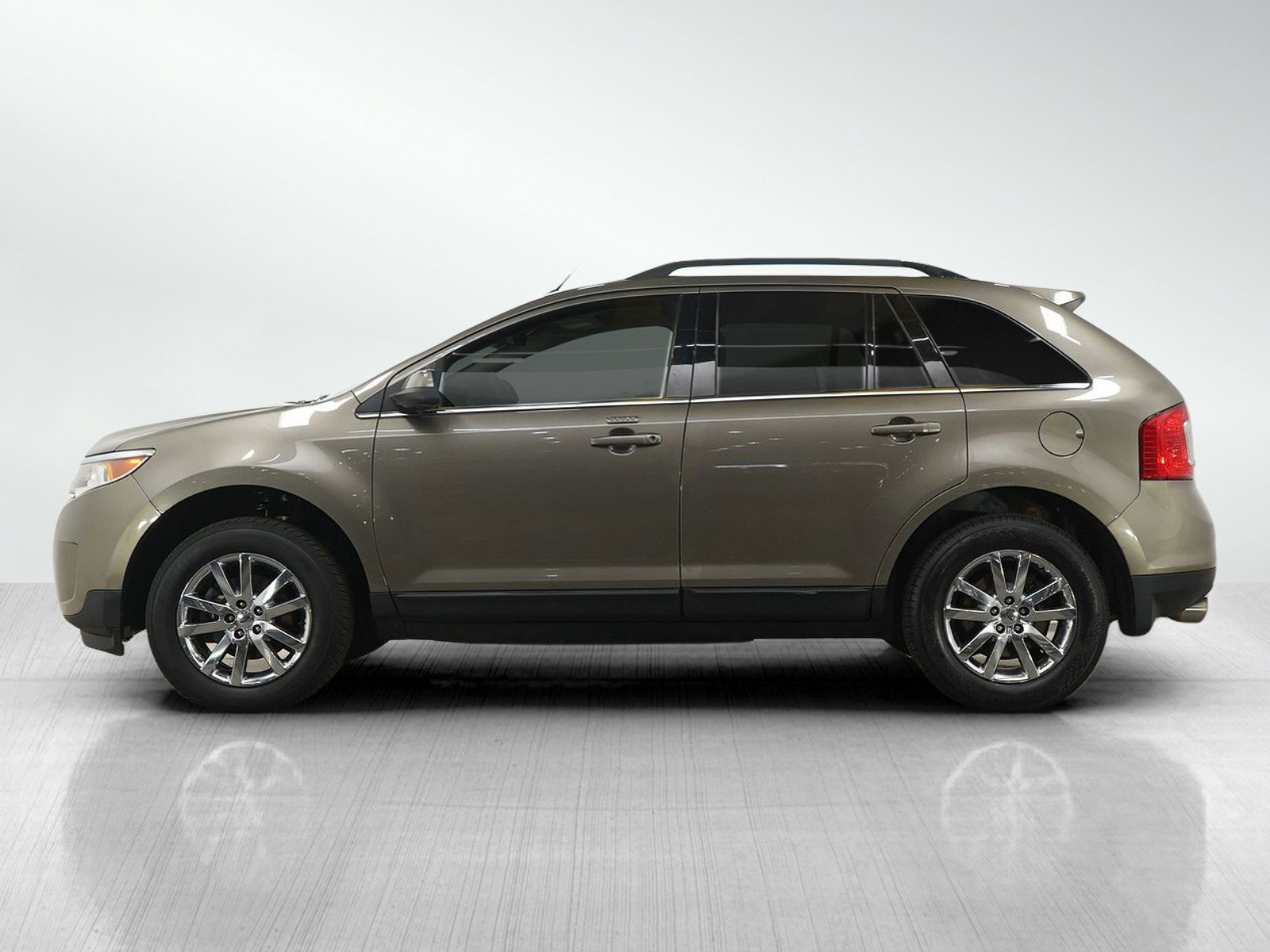 Used 2014 Ford Edge Limited FWD image 2