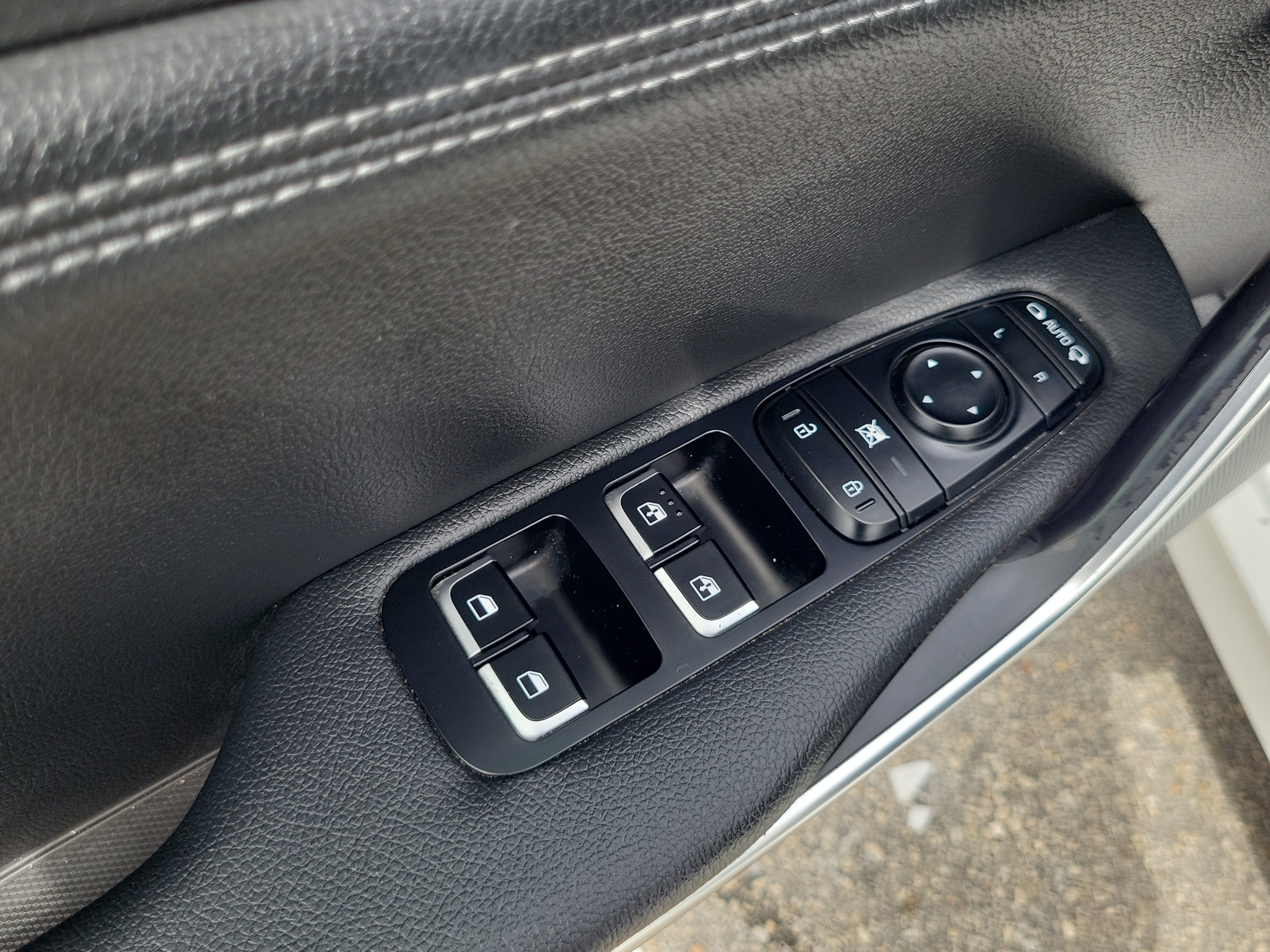 Used 2020 Kia Stinger GT-Line RWD image 23