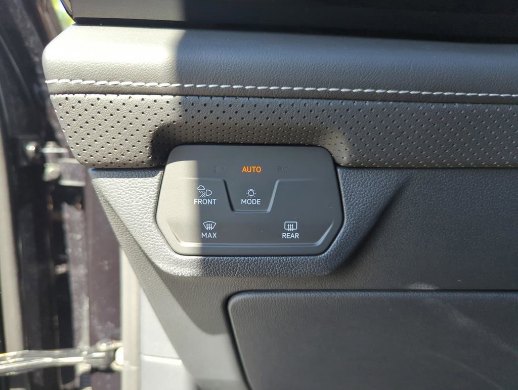 New 2025 Volkswagen Atlas Cross Sport SE image 41