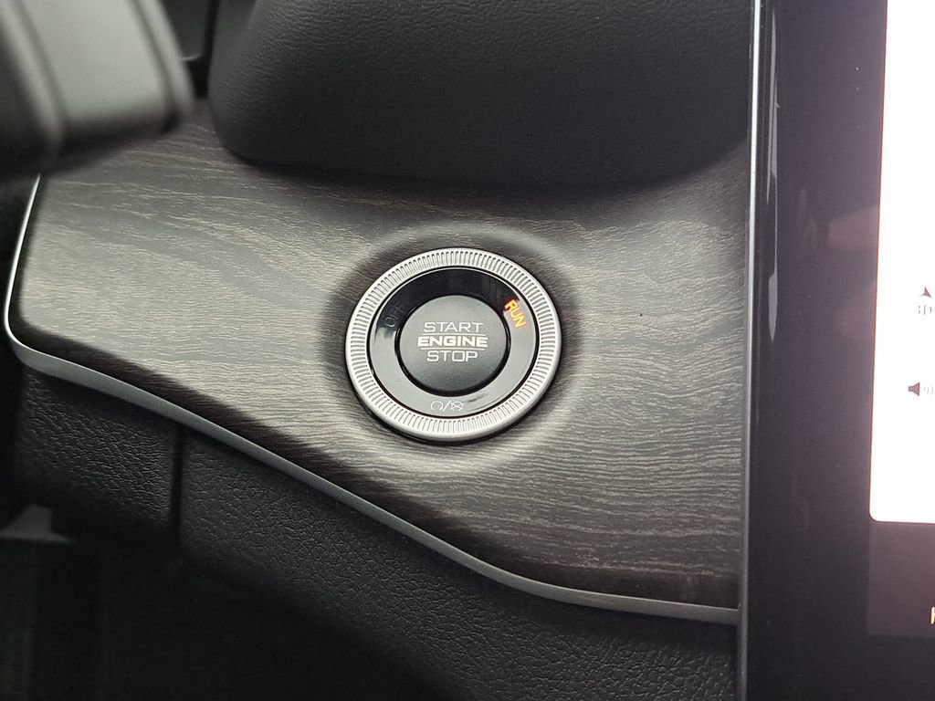 New 2025 Jeep Grand Cherokee L Limited w/ Black Appearance Package image 24