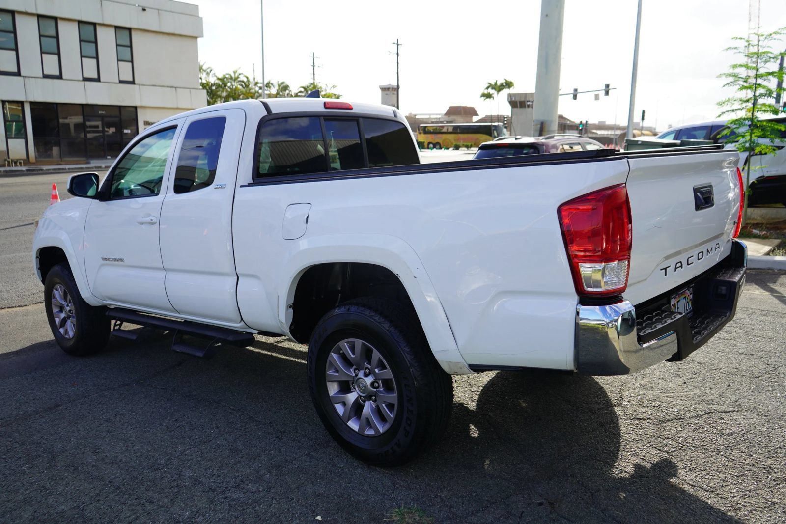 Used 2016 Toyota Tacoma SR5 RWD image 21