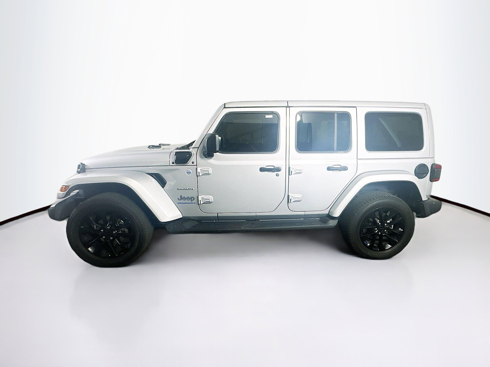 Used 2023 Jeep Wrangler Sahara w/ Cold Weather Group AWD/4WD image 4