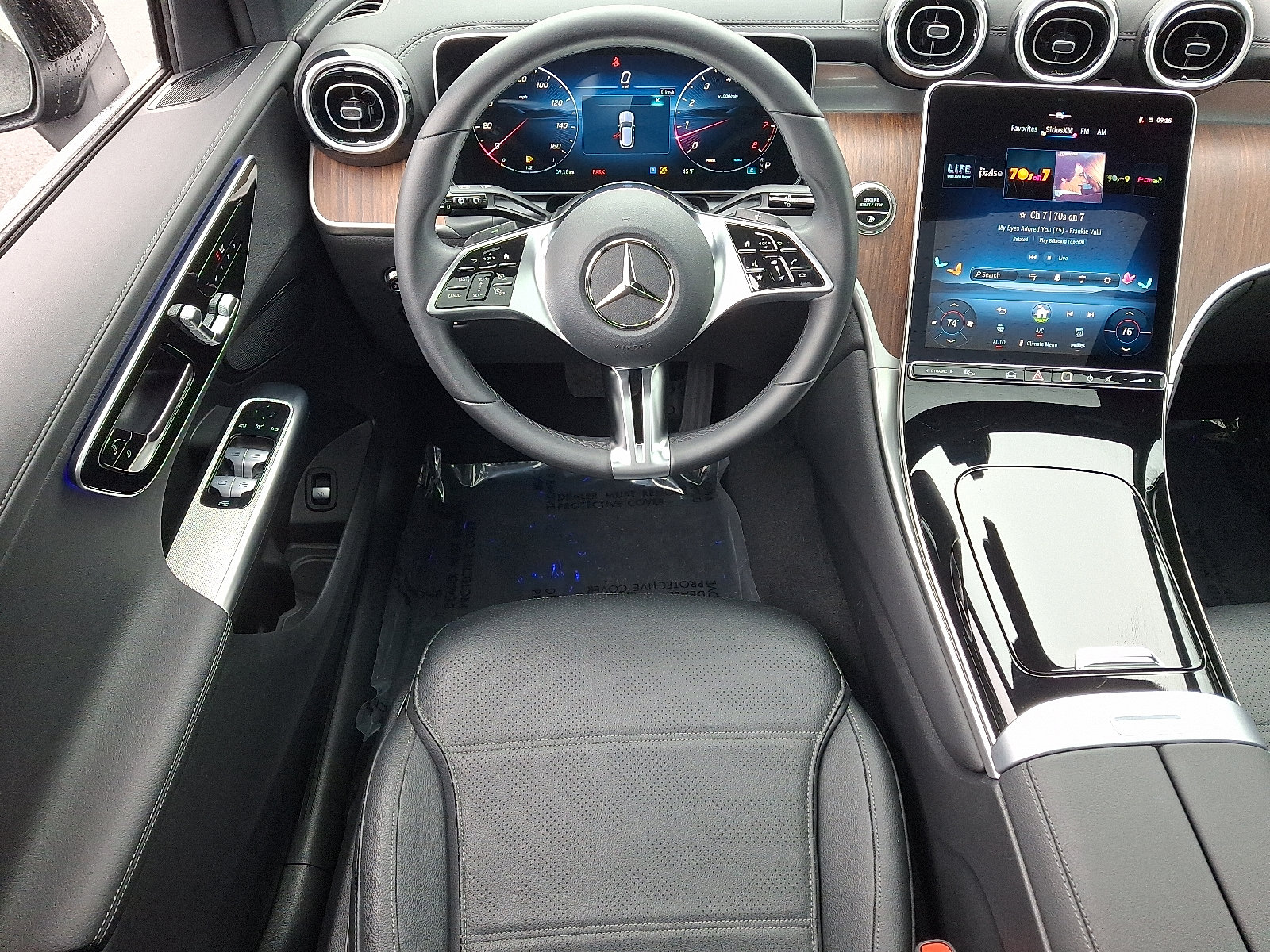 Certified 2025 Mercedes-Benz GLC 300 4MATIC image 11