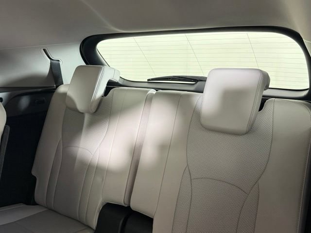 Used 2022 Lexus RX 350L FWD w/ Premium Package image 29