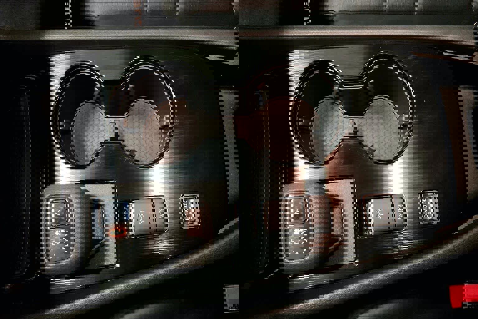 Used 2021 Nissan Rogue SV w/ Premium Package image 16