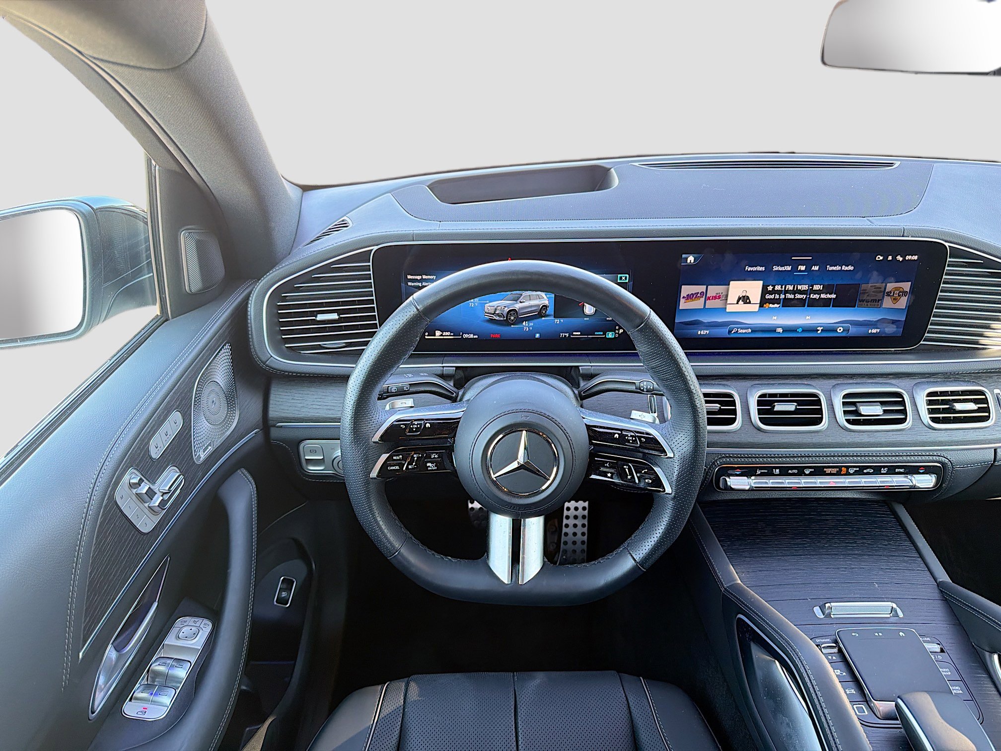 Used 2025 Mercedes-Benz GLS 580 4MATIC image 18