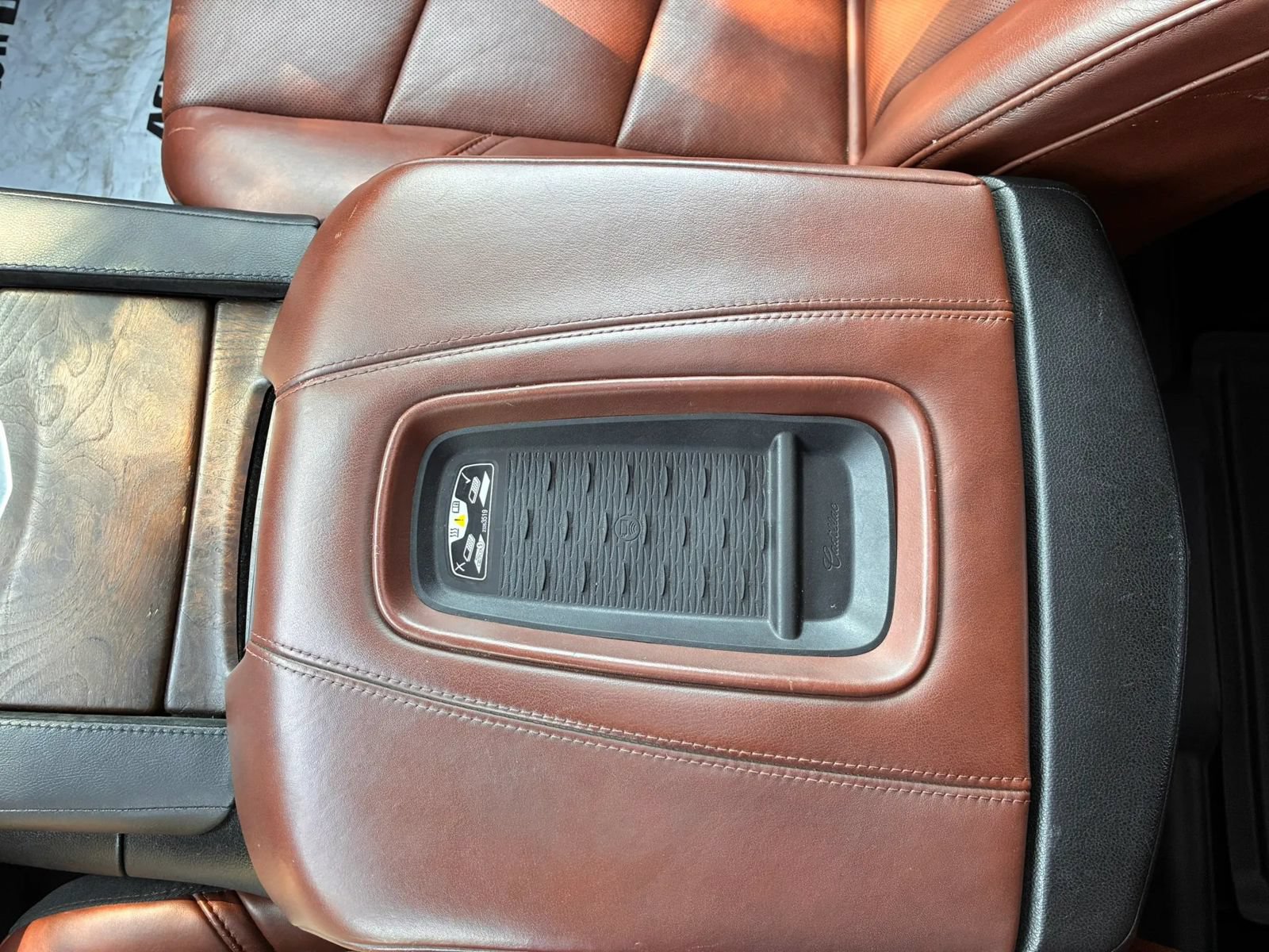 Used 2015 Cadillac Escalade Premium AWD/4WD image 32