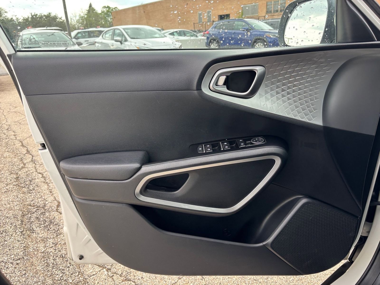 Used 2024 Kia Soul LX w/ LX Technology Package image 18