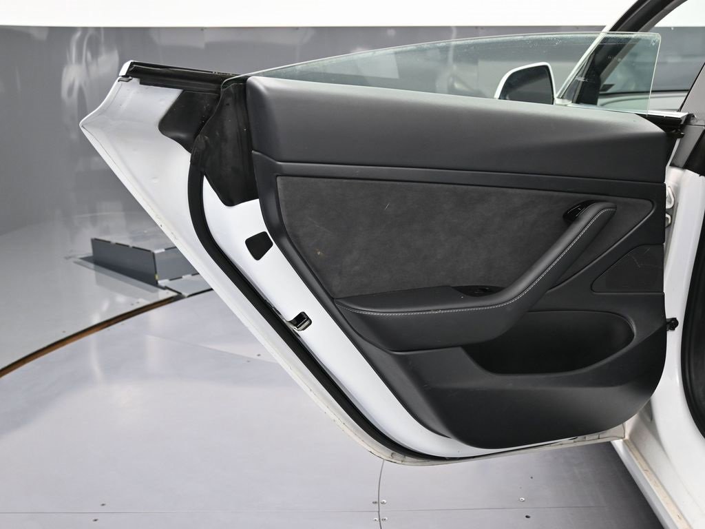 Used 2020 Tesla Model 3 Standard Range Plus image 45