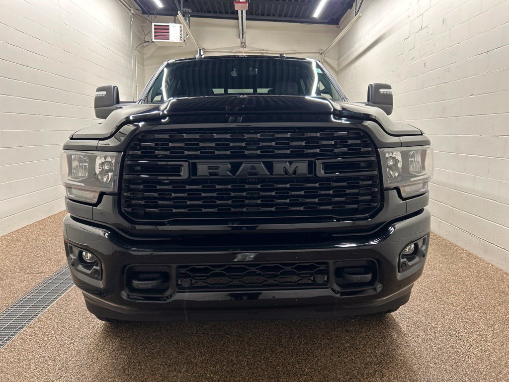 Used 2024 RAM 2500 Big Horn w/ Night Edition AWD/4WD image 7