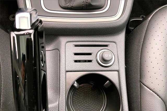 Used 2017 Volkswagen Golf 4-Door image 33