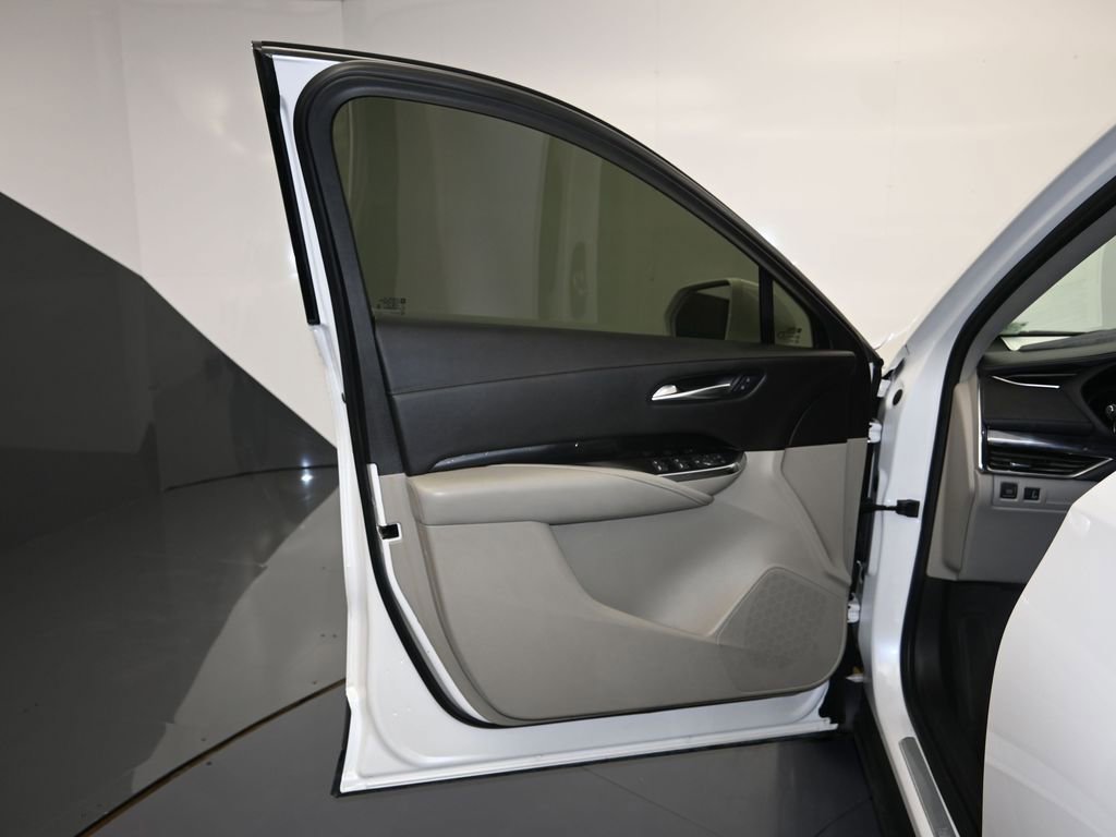 Used 2019 Cadillac XT4 Luxury FWD image 10