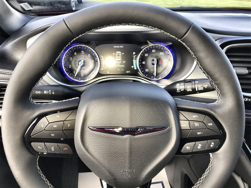 New 2026 Chrysler Pacifica Limited image 14