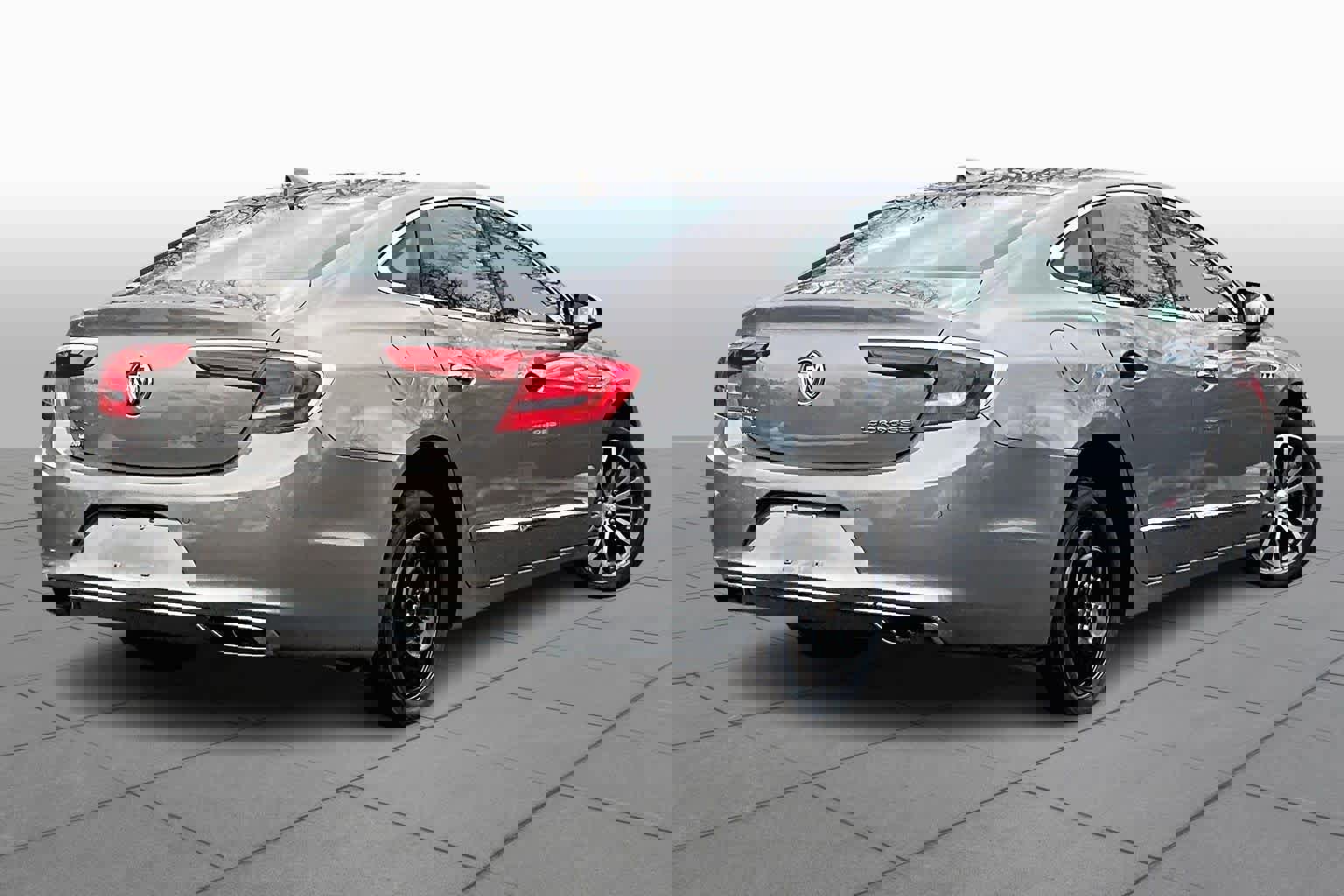 Used 2017 Buick LaCrosse Essence image 12