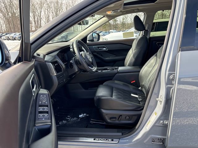 Used 2023 Nissan Rogue Platinum w/ Platinum Premium Package AWD/4WD image 28
