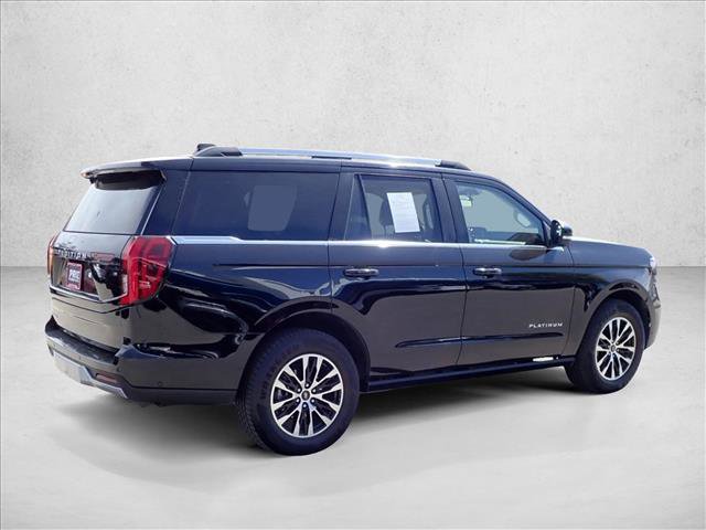 Used 2025 Ford Expedition Platinum image 4