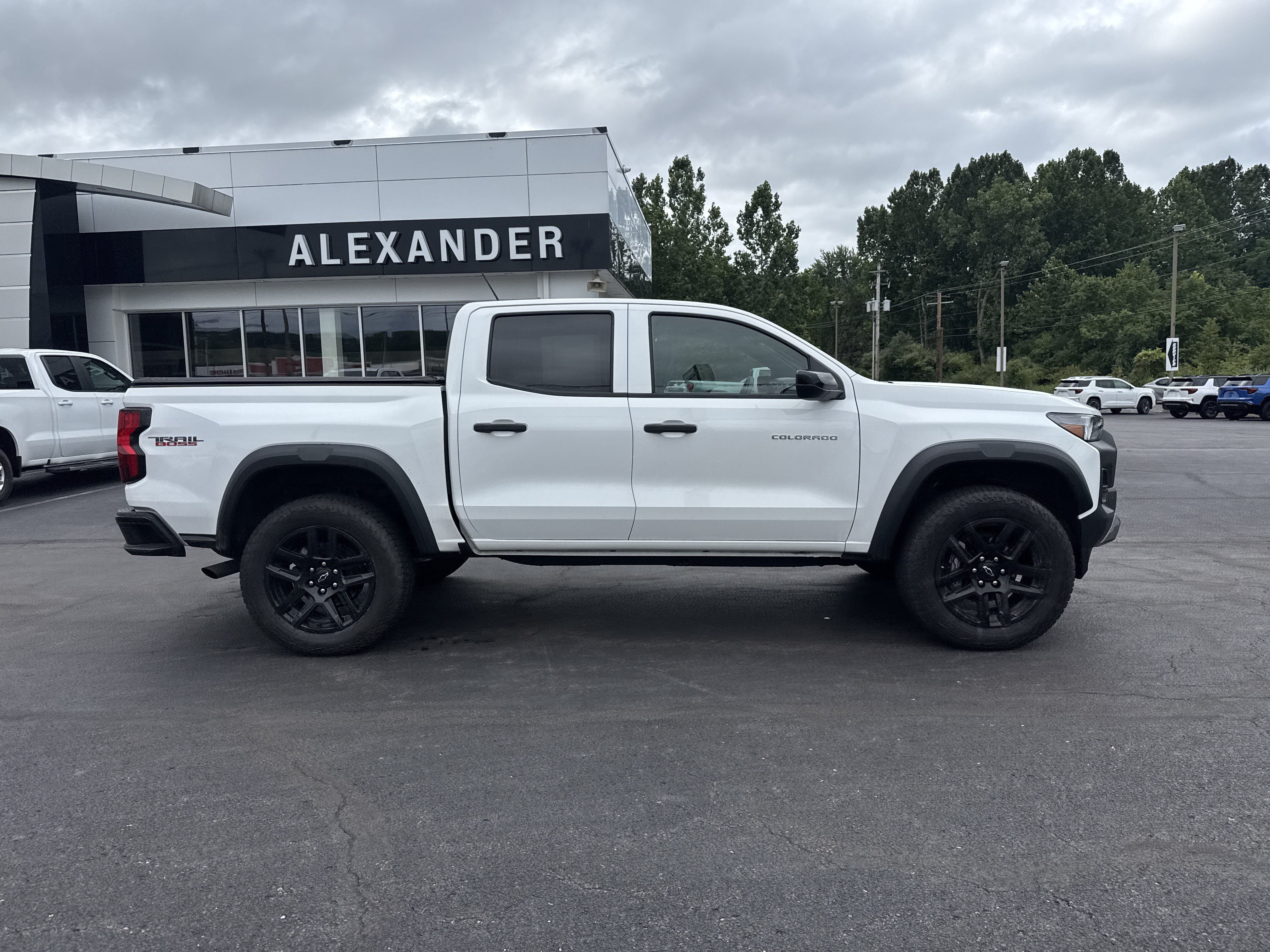 Used 2024 Chevrolet Colorado Trail Boss w/ Safety Package AWD/4WD video 2