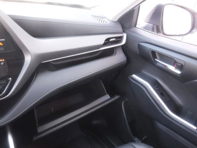 Used 2023 Toyota Highlander XLE image 31