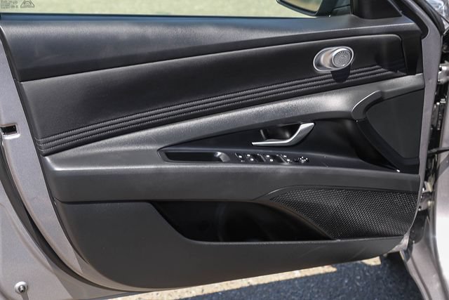 Certified 2025 Hyundai Elantra SEL FWD image 24