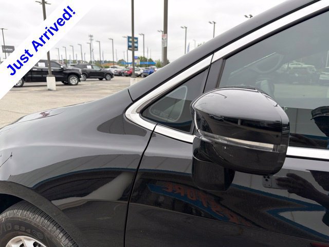 Used 2026 Chrysler Pacifica Select FWD image 9