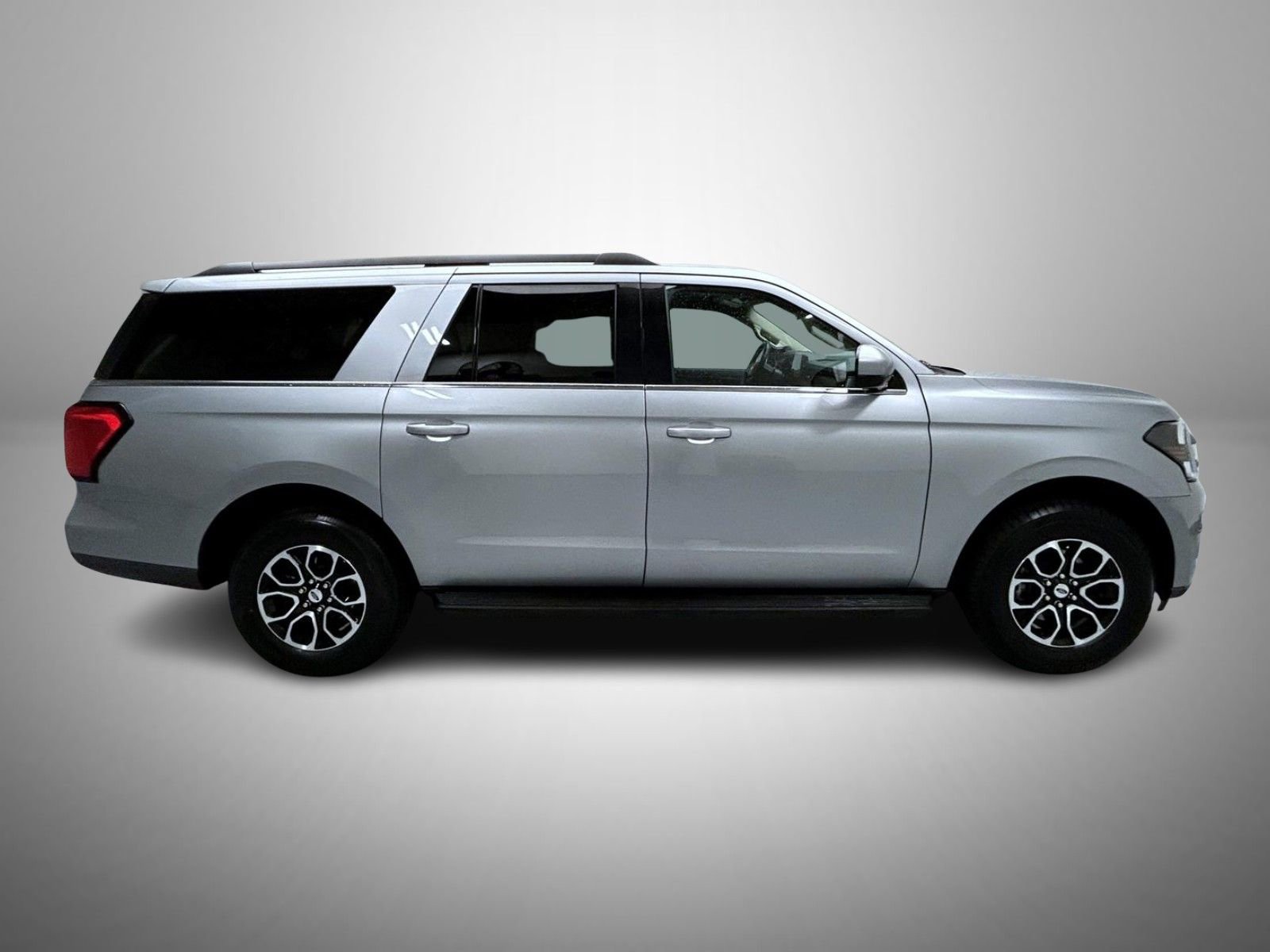Used 2024 Ford Expedition Max XLT AWD/4WD image 4