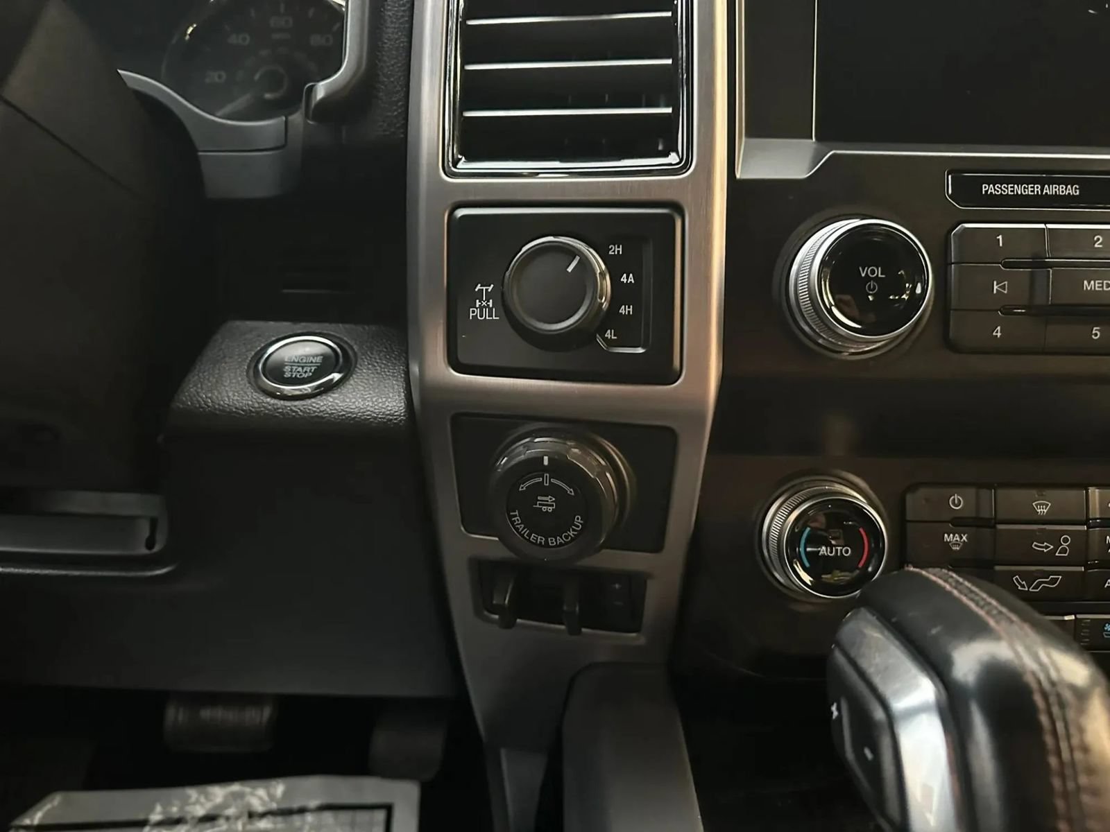 Used 2019 Ford F150 Platinum w/ Trailer Tow Package AWD/4WD image 41
