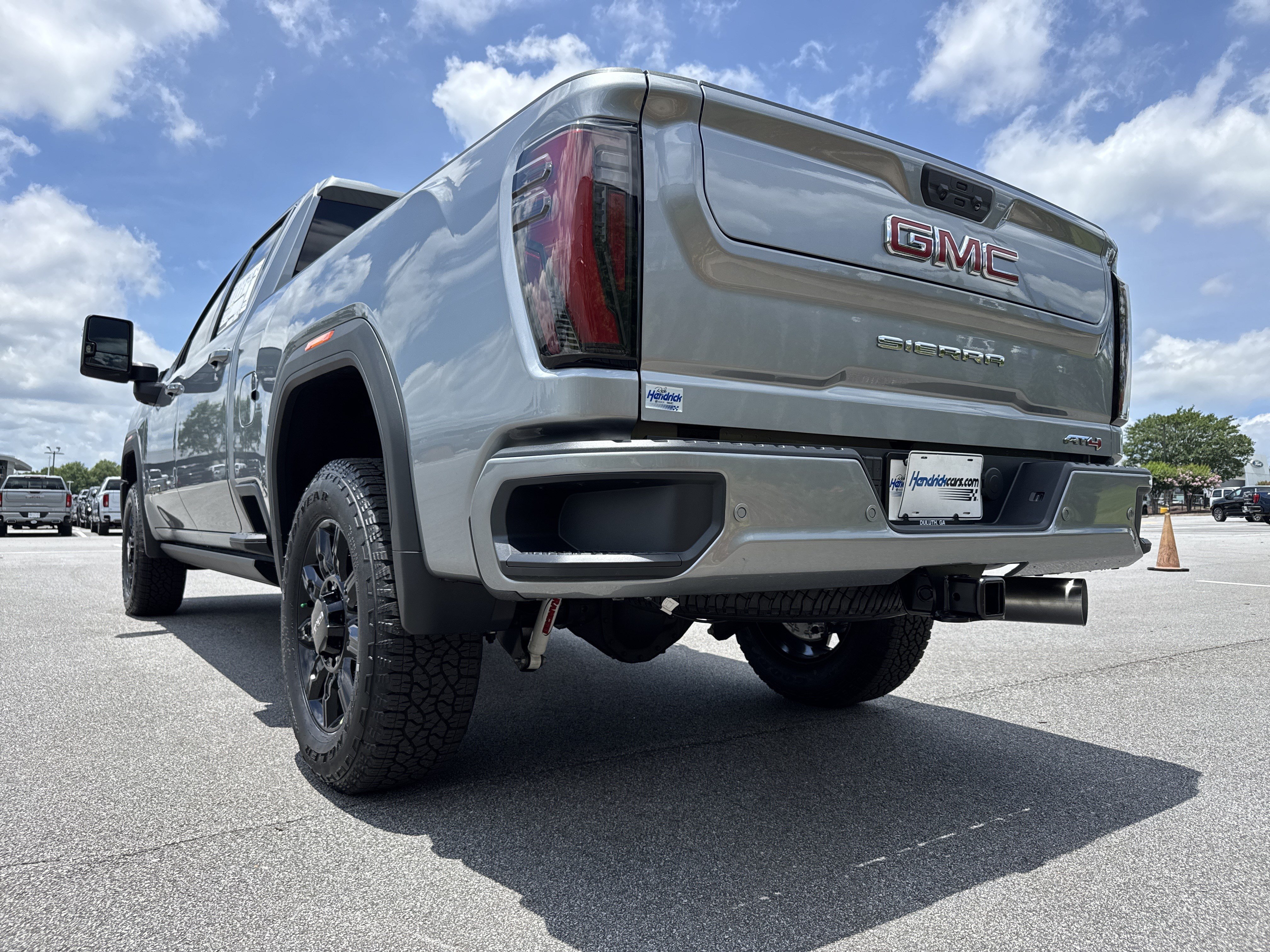 New 2026 GMC Sierra 2500 AT4 w/ AT4 Premium Plus Package AWD/4WD image 8