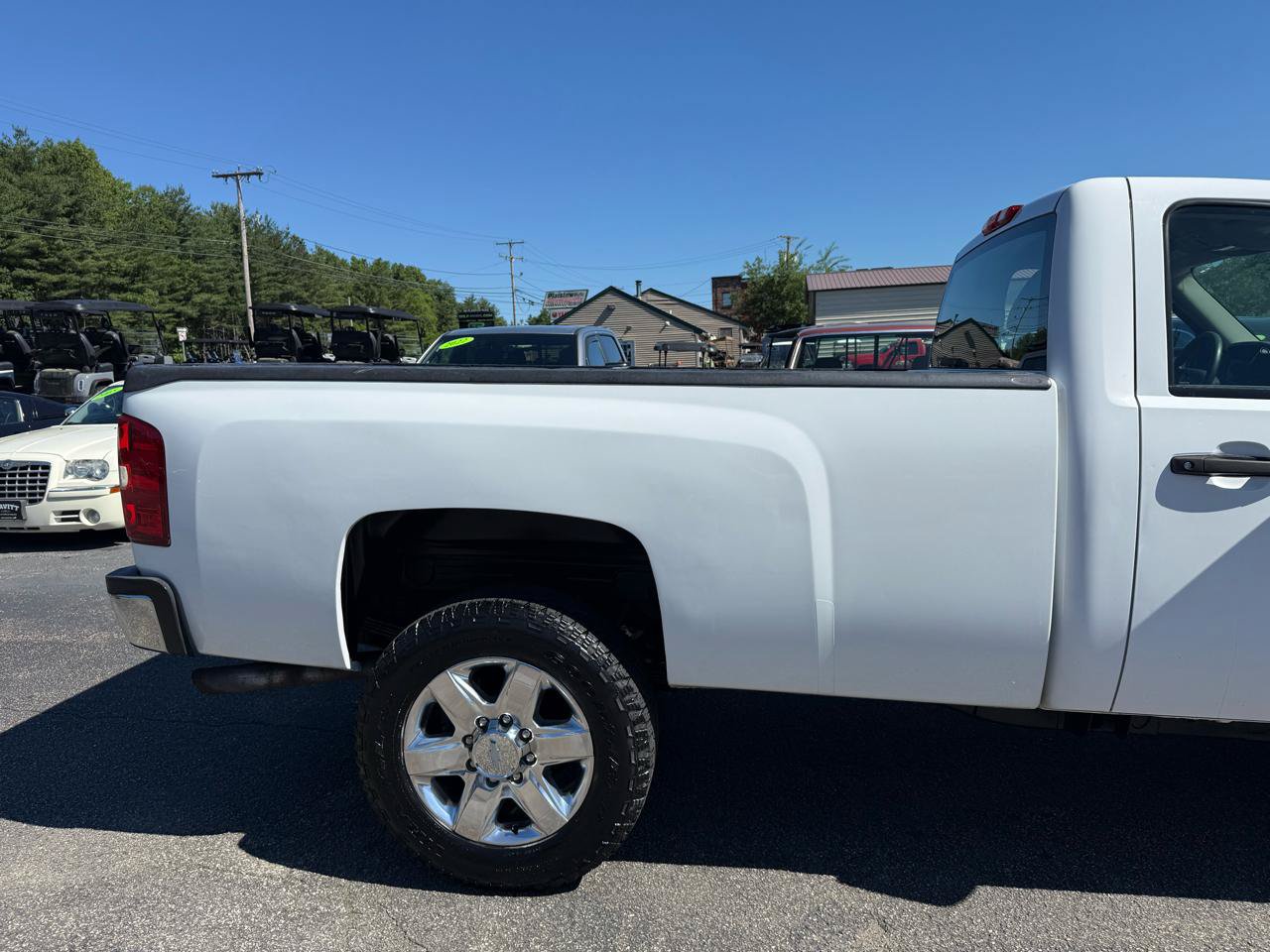 Used 2011 Chevrolet Silverado 2500 W/T w/ Snow Plow Prep Package AWD/4WD image 12
