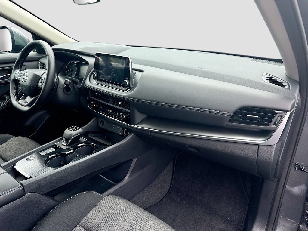 Used 2026 Nissan Rogue SV FWD image 35