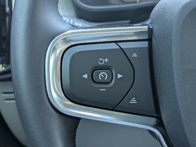 Used 2025 Volvo XC40 B5 Plus w/ Protection Package Premier image 26