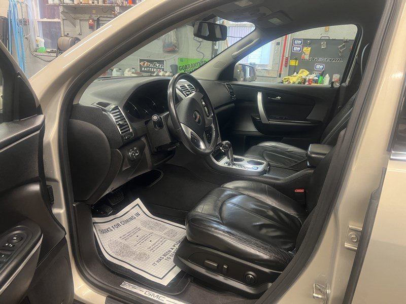 Used 2010 GMC Acadia SLT image 5