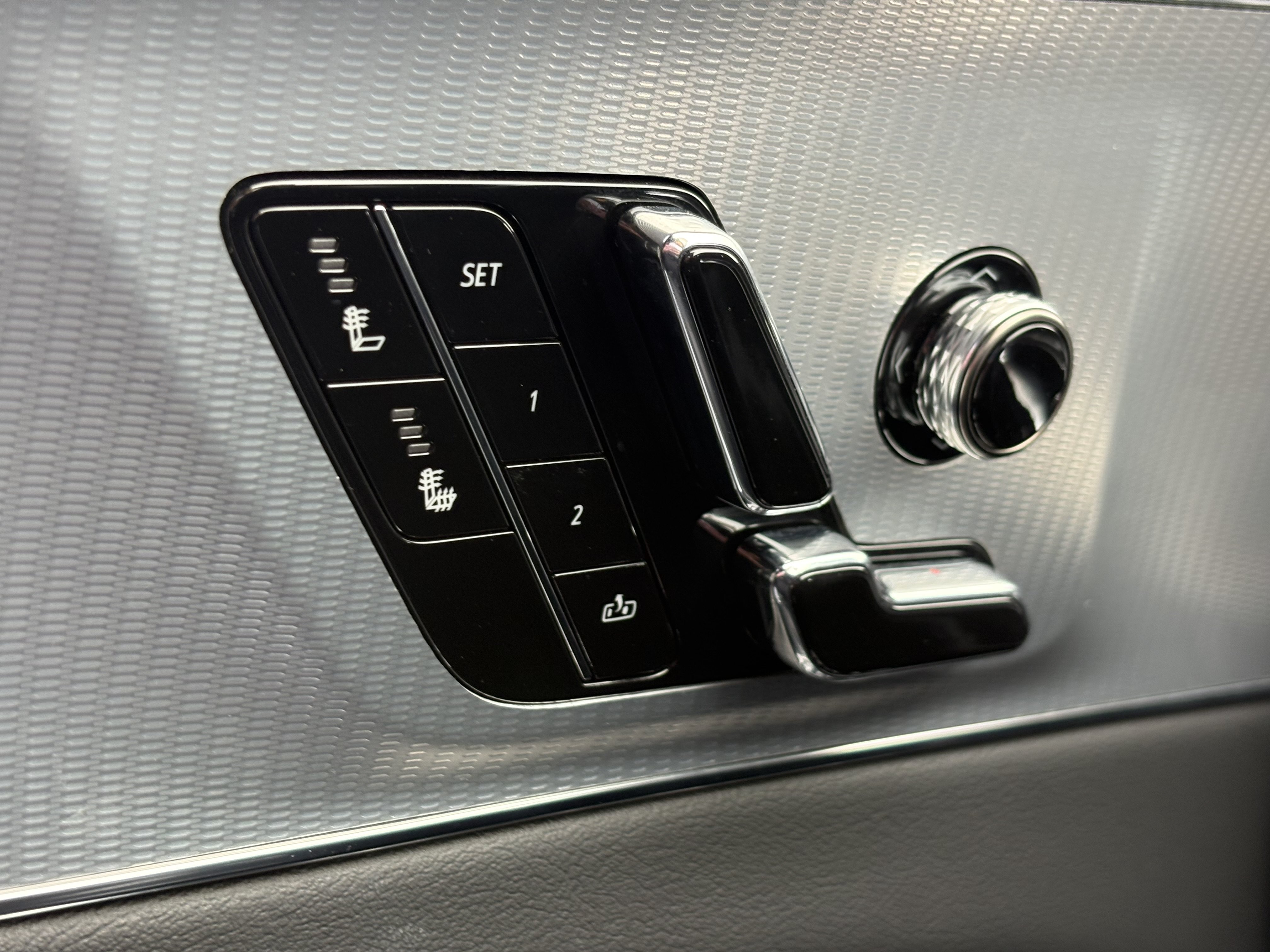 Certified 2024 Cadillac Lyriq Tech AWD/4WD image 30