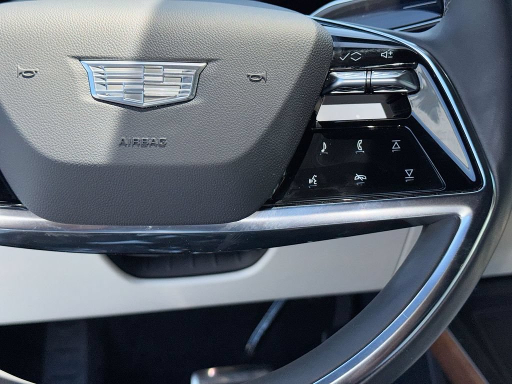 Used 2026 Cadillac Vistiq Luxury w/ LPO, Premium Carpet Package AWD/4WD image 18