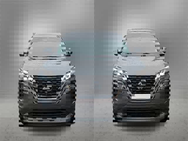 Used 2023 Nissan Rogue SV image 3