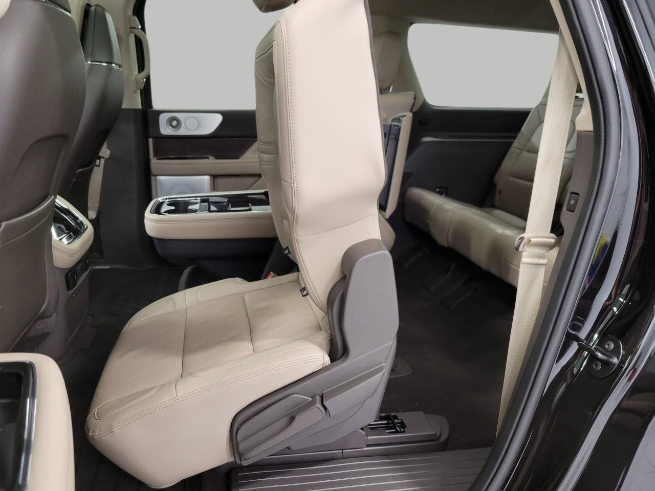 Used 2024 Lincoln Navigator L Reserve AWD/4WD image 24