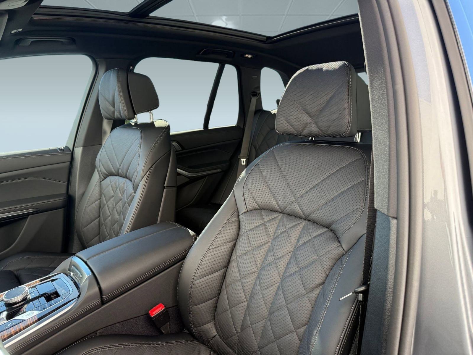 Used 2026 BMW X5 sDrive40i w/ Climate Comfort Package image 13