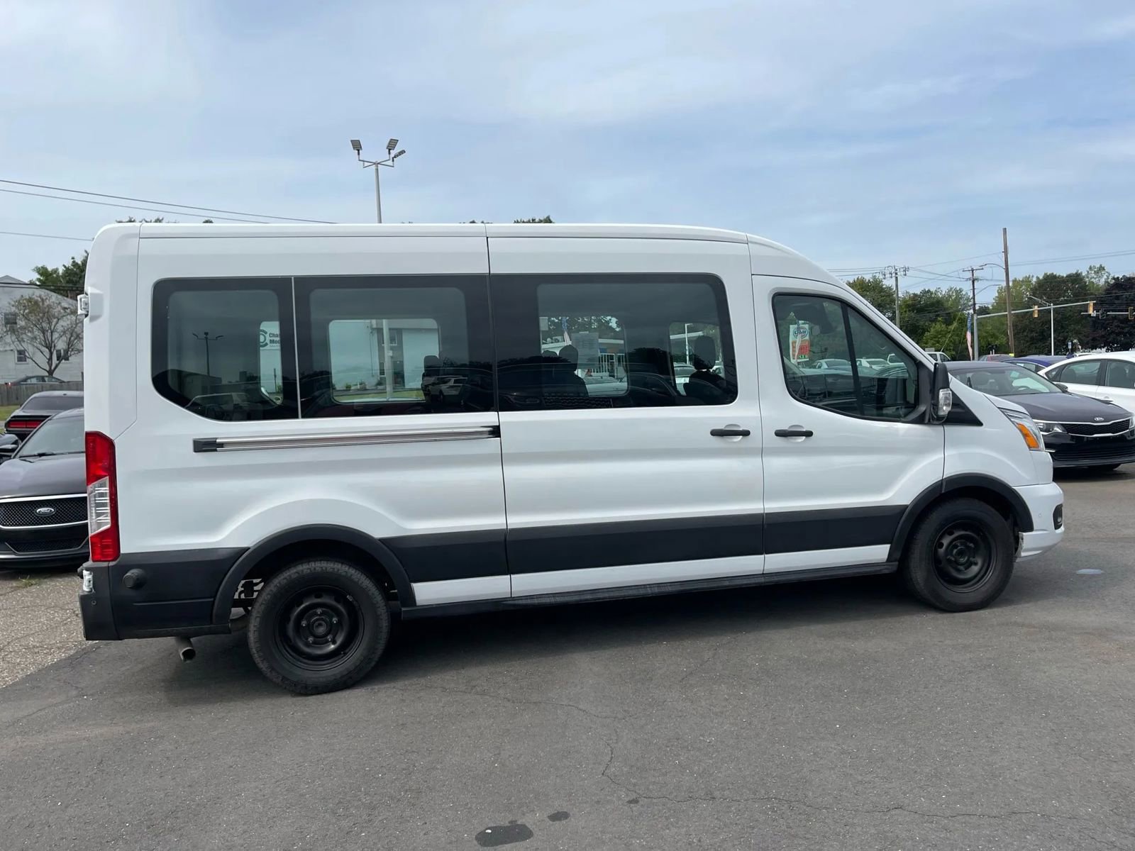 Used 2020 Ford Transit 350 XLT image 3