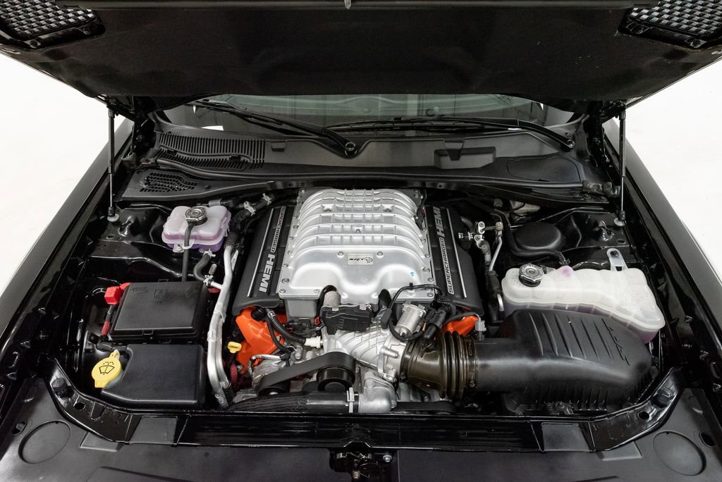 Used 2018 Dodge Challenger SRT Hellcat RWD image 7